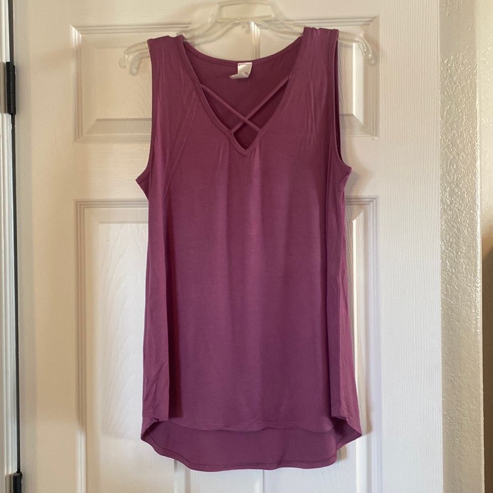X detail tank top